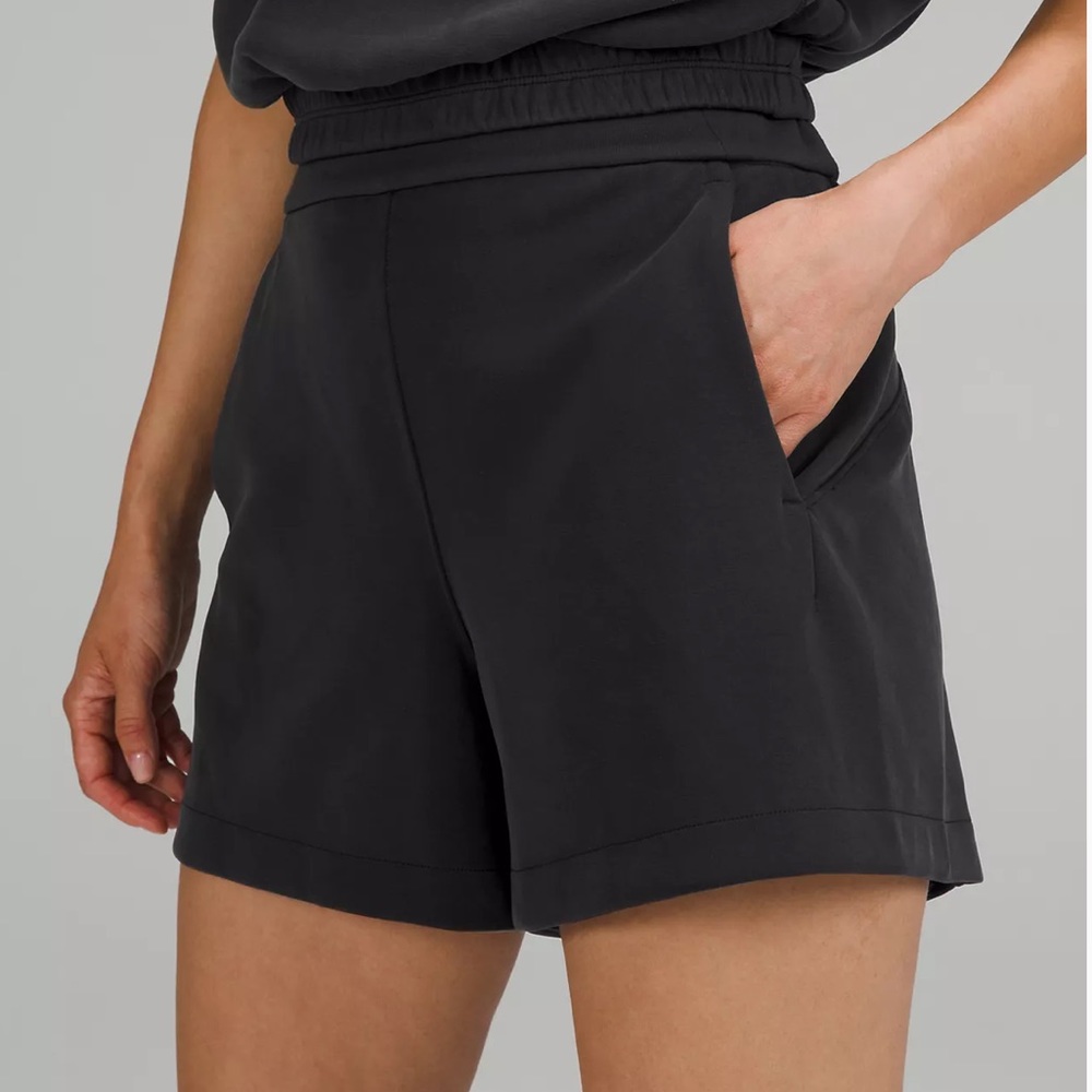 Lululemon Softstreme Relaxed Short 4”